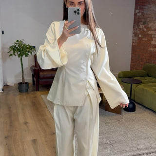 Aurelia Trousers with a belt